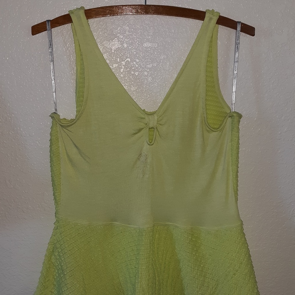 JESSICA SIMPSON TANK SIZE M
